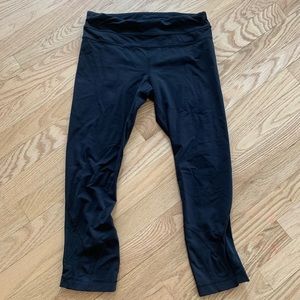 LULULEMON BLACK CALVE LENGTH SIZE 6